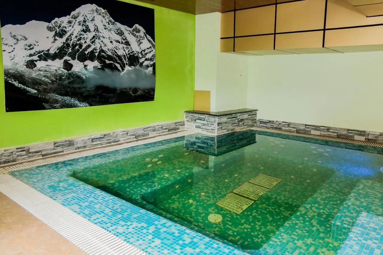 Retro Hotel And Spa Kathmandu 3*,